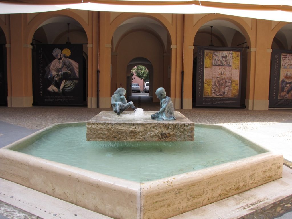 Fontana con monumento di Angelo Biancini